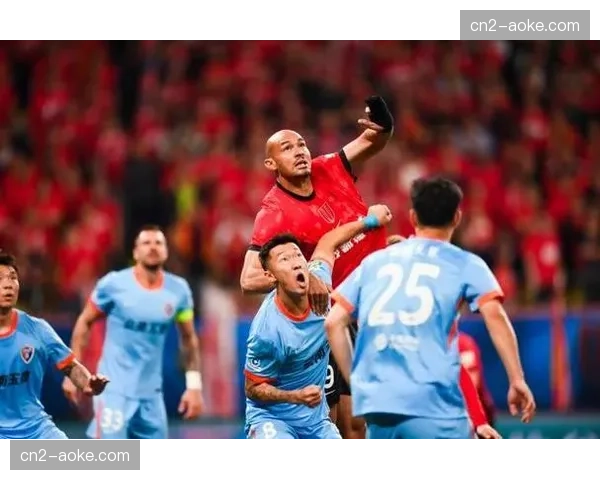 索罗金头球吊射扳平比分 蓉城逆转玉昆关键进球